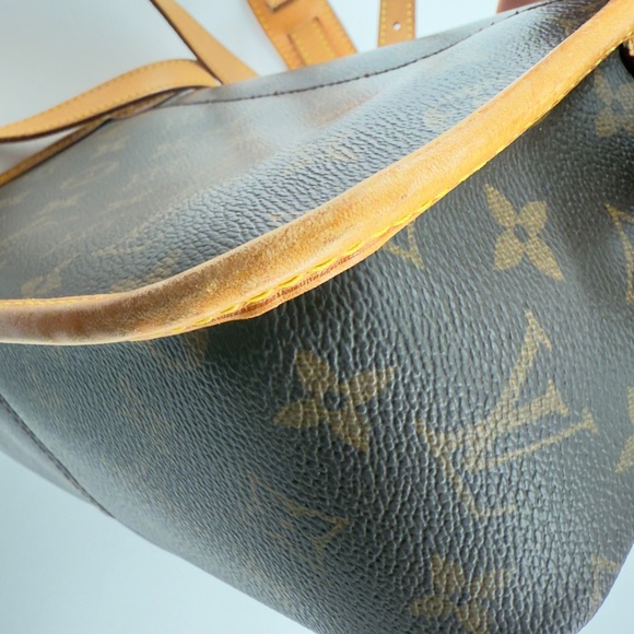 Louis Vuitton Authentic Solognes Crossbody - Picture 3 of 12